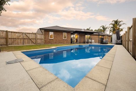 Photo of property in 5 Allgood Place, Rototuna North, Hamilton, 3210