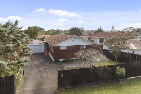 Photo of property in 132 Colwill Road, Massey, Auckland, 0614