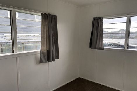Photo of property in 3 Blanc Road, Silverdale, 0932