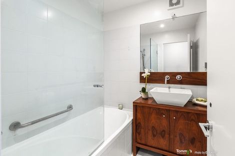 Photo of property in 14u3 Oriental Terrace, Oriental Bay, Wellington, 6011