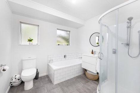 Photo of property in 150 Seabrook Avenue, New Lynn, Auckland, 0600