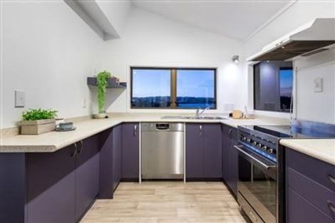 Photo of property in 16 Leeward Drive, Whitby, Porirua, 5024