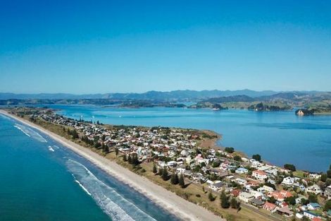 Photo of property in 10 Farnworth Crescent, Whakatane, 3120