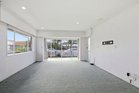 Photo of property in 4 Tupaea Place, Otumoetai, Tauranga, 3110