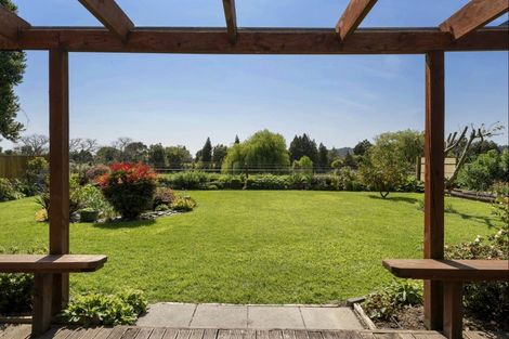 Photo of property in 35 Edgewater Grove, Whakatane, 3120