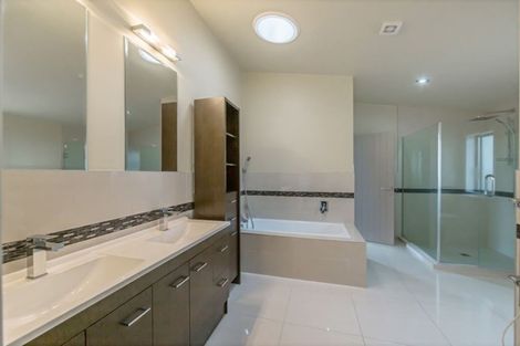 Photo of property in 26 Javelin Close, Gulf Harbour, Whangaparaoa, 0930