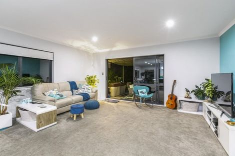 Photo of property in 11 Lakeview Quay, Pyes Pa, Tauranga, 3112