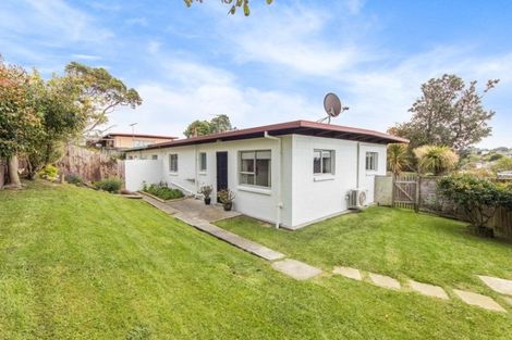 Photo of property in 1/19 Hollyhock Place, Browns Bay, Auckland, 0630