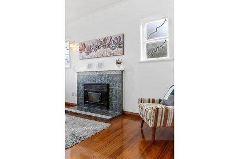 Photo of property in 53 Pupuke Road, Birkenhead, Auckland, 0627
