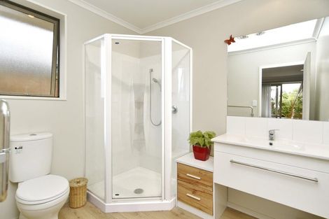 Photo of property in 6 Wineberry Avenue, Amberley, 7410