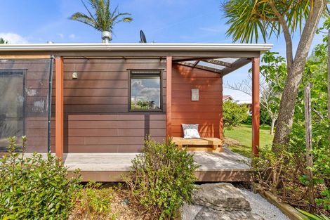 Photo of property in 13 Ferry Road, Waipu, 0510