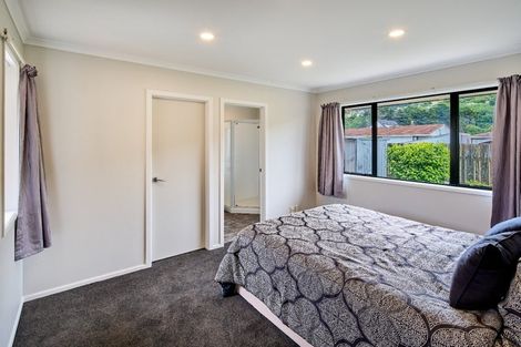 Photo of property in 9b Hinau Street, Tawa, Wellington, 5028