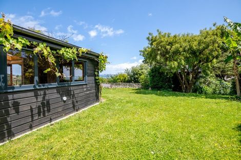 Photo of property in 5 Whiorau Grove, Lowry Bay, Lower Hutt, 5013