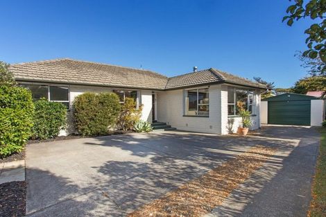 Photo of property in 484 Mairehau Road, Parklands, Christchurch, 8083