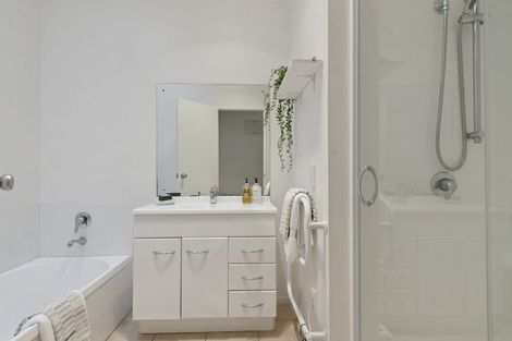 Photo of property in 2/1-5 Gleanor Avenue, Oteha, Auckland, 0632