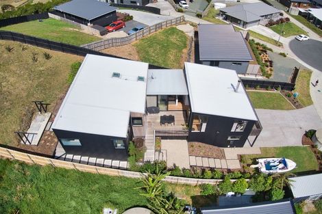 Photo of property in 32 Northcoast Place, Mangawhai Heads, Mangawhai, 0505
