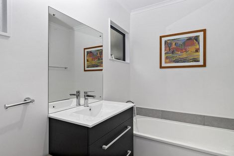 Photo of property in 112h Lake Road, Frankton, Hamilton, 3204