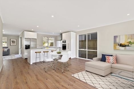 Photo of property in 37 Manutewhau Road, Massey, Auckland, 0614