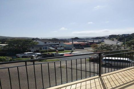 Photo of property in 30a Paremata Crescent, Paremata, Porirua, 5024