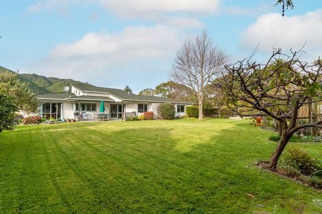 Photo of property in 29 Cranbrook Grove, Waikanae, 5036