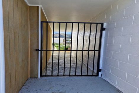 Photo of property in 39 Milne Terrace, Island Bay, Wellington, 6023