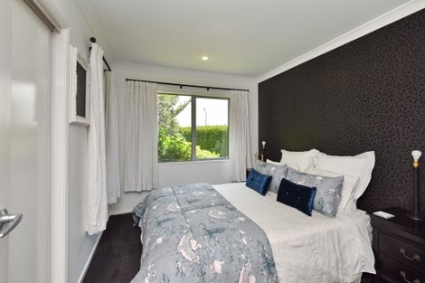 Photo of property in 20 Crombie Green, Northwood, Christchurch, 8051