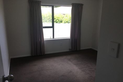 Photo of property in 2/24 Frank Evans Place, Henderson, Auckland, 0610