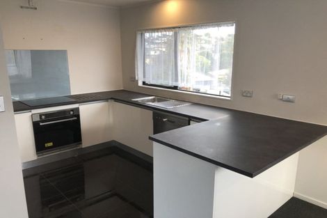 Photo of property in 1 Ryden Place, Glen Eden, Auckland, 0602