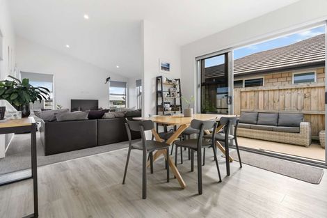 Photo of property in 3 Livingstone Drive, Papamoa Beach, Papamoa, 3118