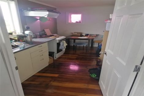 Photo of property in 3 Pleasant Road, Glen Eden, Auckland, 0602