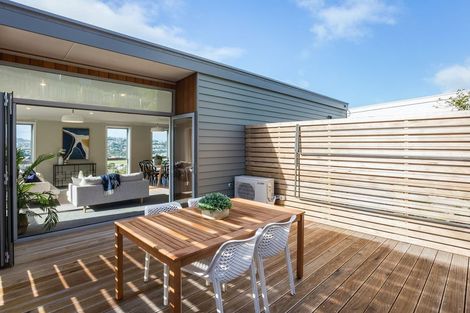 Photo of property in 10 Silvereye Way, Johnsonville, Wellington, 6037