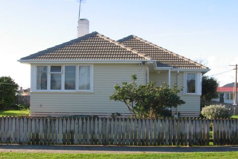 Photo of property in 12 Totara Street, Otaki, 5512