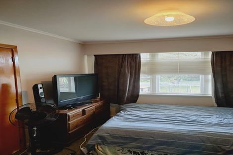 Photo of property in 53 Gloria Avenue, Te Atatu Peninsula, Auckland, 0610