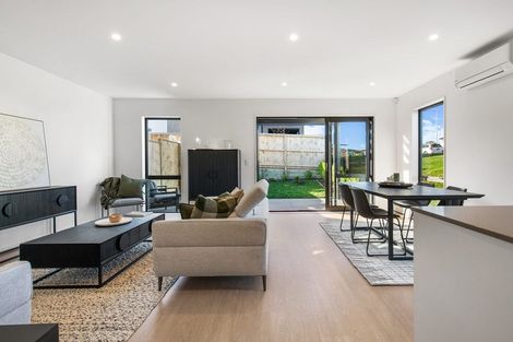 Photo of property in 529 Massey Road, Mangere, Auckland, 2022