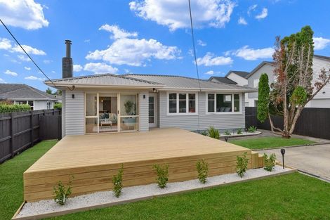 Photo of property in 13 Stokes Avenue, Te Atatu Peninsula, Auckland, 0610