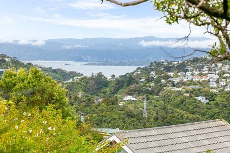 Photo of property in 6 Sandhurst Way, Crofton Downs, Wellington, 6035