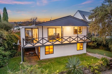 Photo of property in 11 Roband Crescent, Brown Owl, Upper Hutt, 5018
