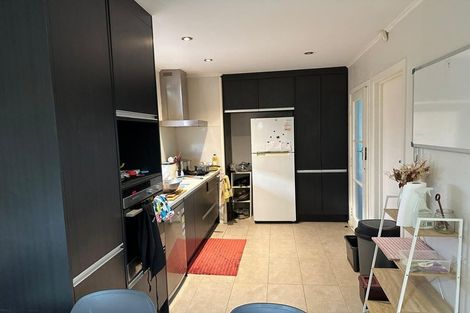 Photo of property in 43 Renata Crescent, Te Atatu Peninsula, Auckland, 0610