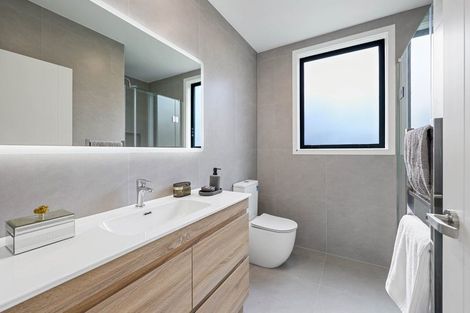 Photo of property in 13e King Richard Place, Browns Bay, Auckland, 0630