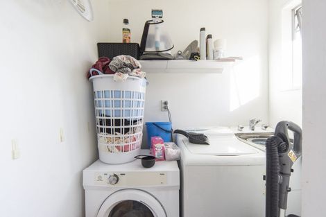 Photo of property in 50 Oakfield Crescent, Pukete, Hamilton, 3200