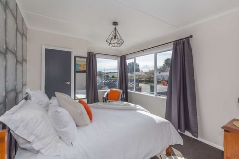 Photo of property in 21 Gordon Place, Levin, 5510