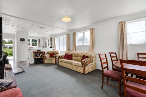 Photo of property in 2 Denmark Terrace, Midhirst, Stratford, 4394