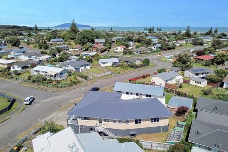 Photo of property in 6a&b Simcox Street, Otaki Beach, Otaki, 5512