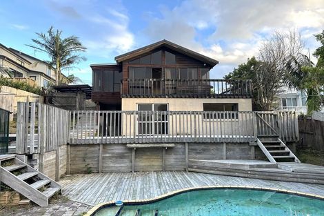 Photo of property in 3 Beulah Avenue, Rothesay Bay, Auckland, 0630