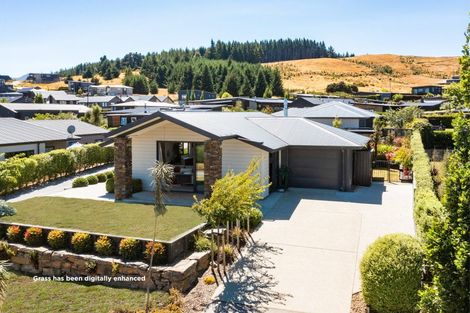 Photo of property in 16 Makomako Road, Wanaka, 9305