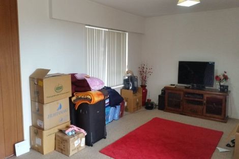 Photo of property in 940 East Coast Road, Northcross, Auckland, 0630