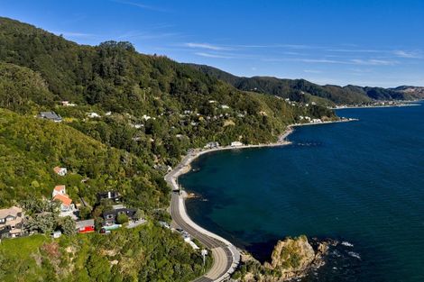Photo of property in 5 Rangiuru Road, Mahina Bay, Lower Hutt, 5013