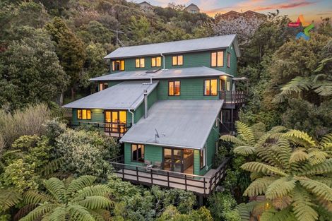 Photo of property in 93 Miromiro Road, Normandale, Lower Hutt, 5010
