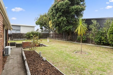 Photo of property in 2/6 Solway Place, Mount Maunganui, 3116