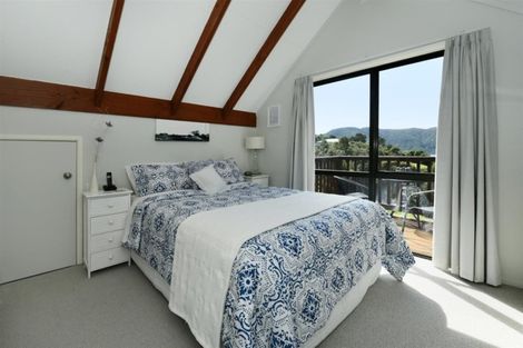 Photo of property in 5 Kaimiko Place, Okiwi Bay, 7193
